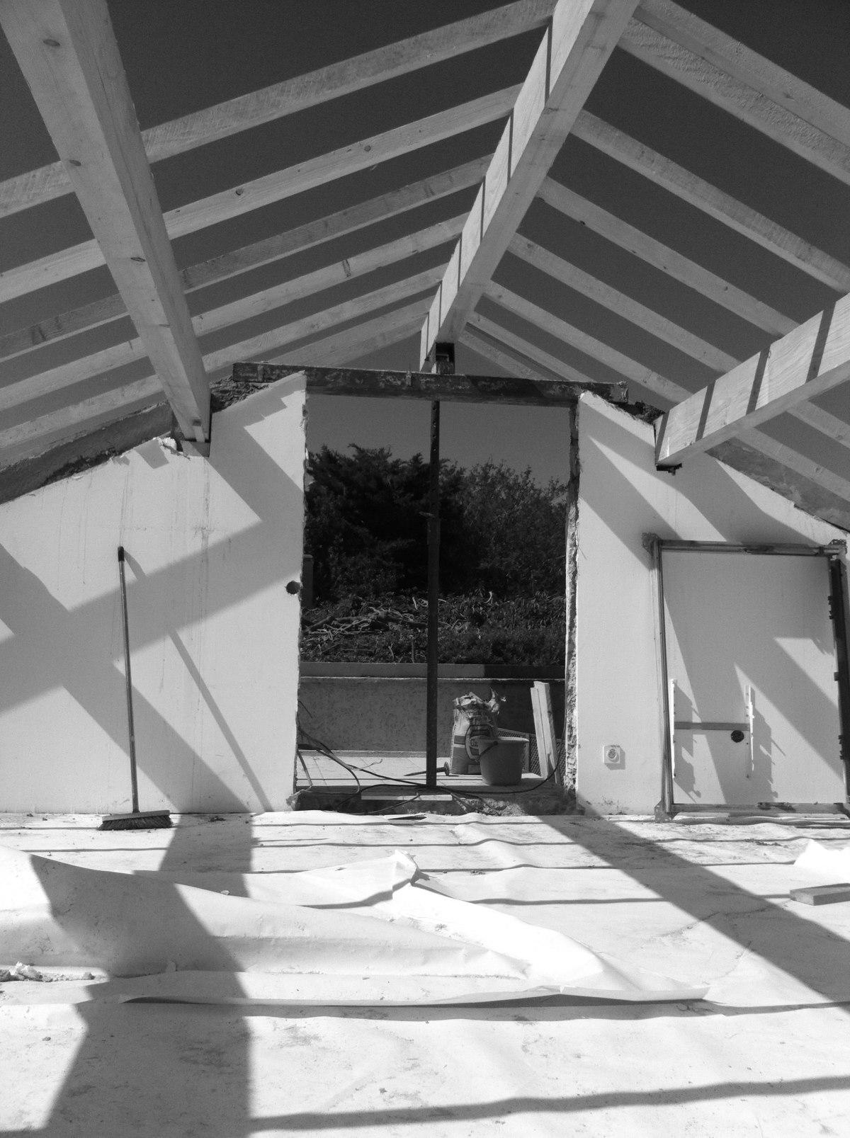 extension-renovation-villa-marseille-extension-contemporaine-chantier-toiture-charpente-bois-jeremy-azzaro-architecte