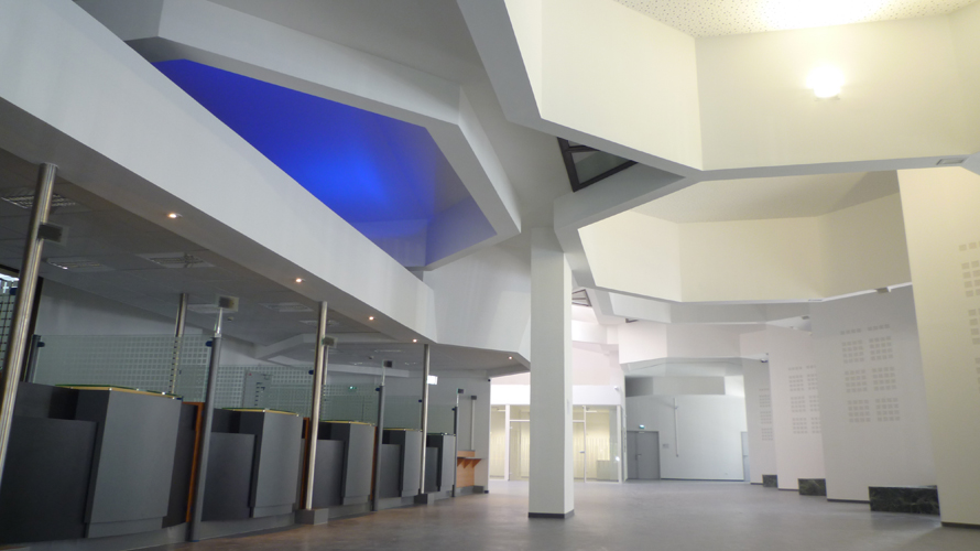 hall-centre-impot-marseille-renovation-accueil-azzaro-architecte-citta